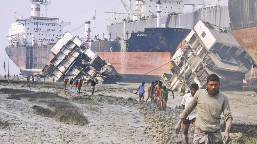 Ship recycling in Bangladesh needs greater safety efforts