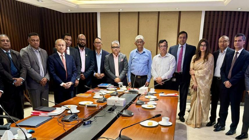 collaboration between private and public sectors