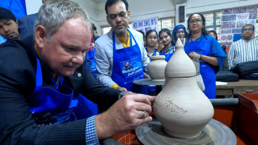Dutch Delft Blue workshop.png