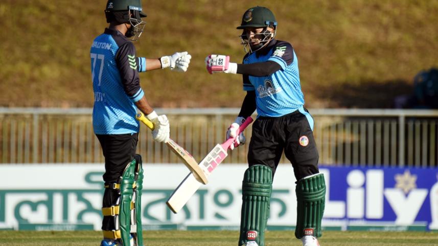 Towhid Hridoy, Mushfiqur Rahim.jpg