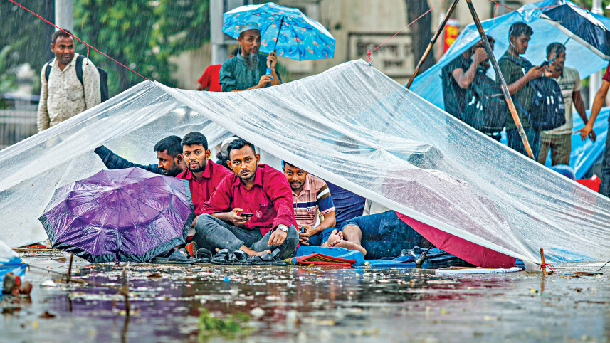 life-in-rain-soaked-dhaka-4.jpg