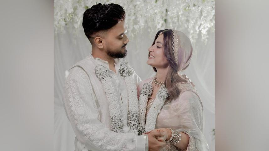 Hina Khan weds long-time partner Rocky Jaiswal.jpg