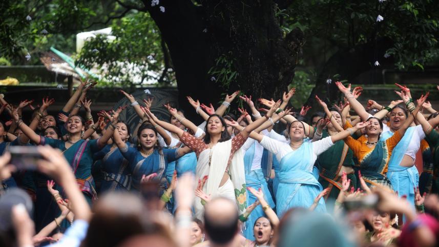 “Ghonoghota” unites all ages through monsoon dance