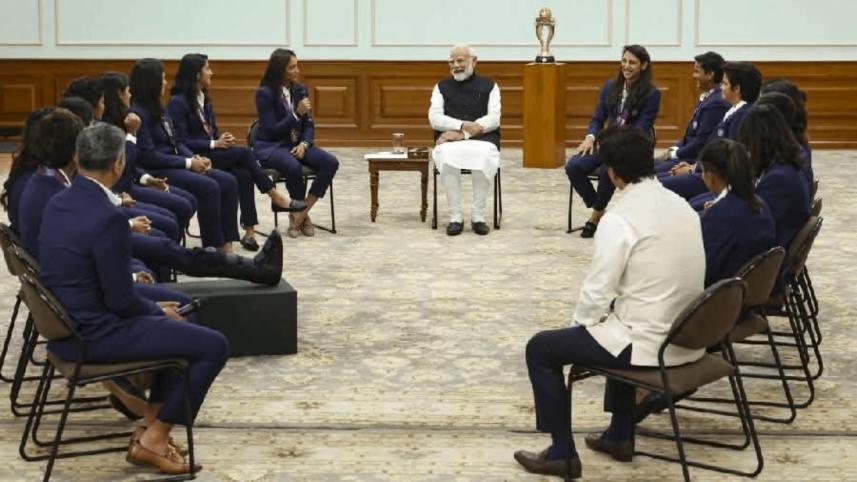 modi-women_cricketers.jpg