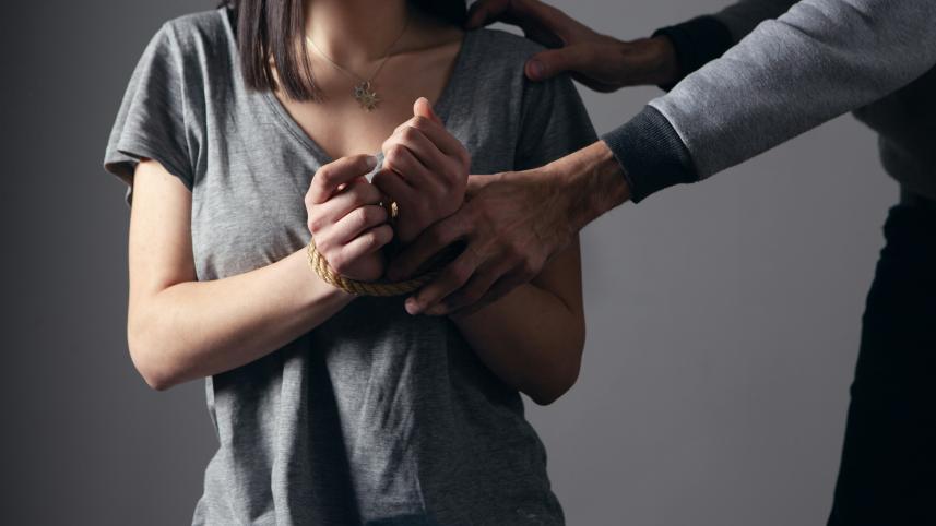 Silence around domestic violence hurts the next generation deeply         sasun-bughdaryan-5dfjavb5twk-unsplash.jpg