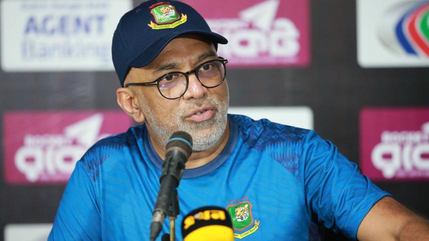Hathurusingha keen on testing young guns.jpg