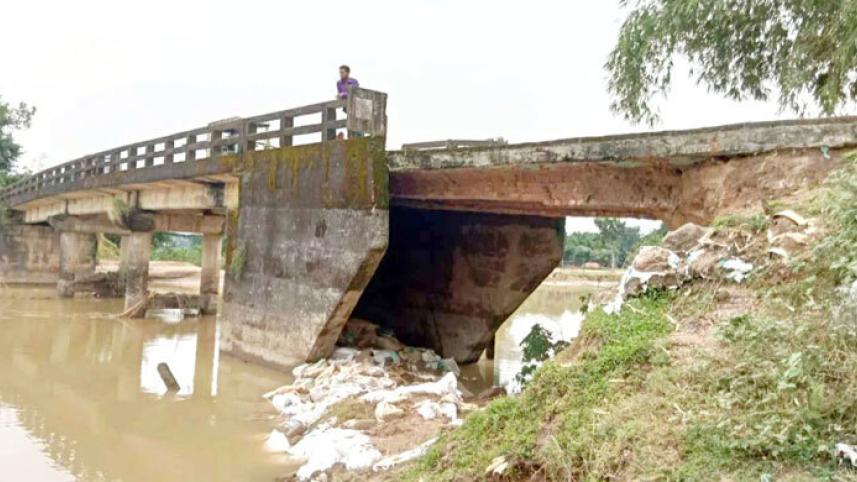 bridge at risk from aminul islam.jpg