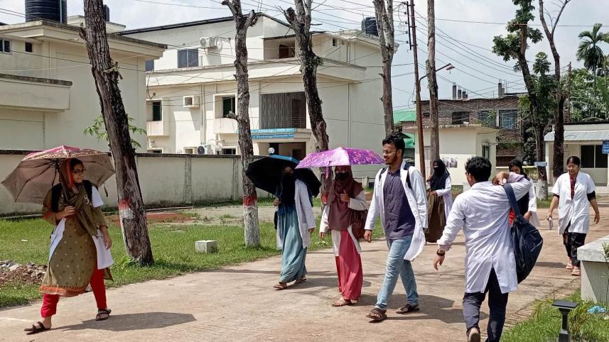 medical students clinical classes.jpg