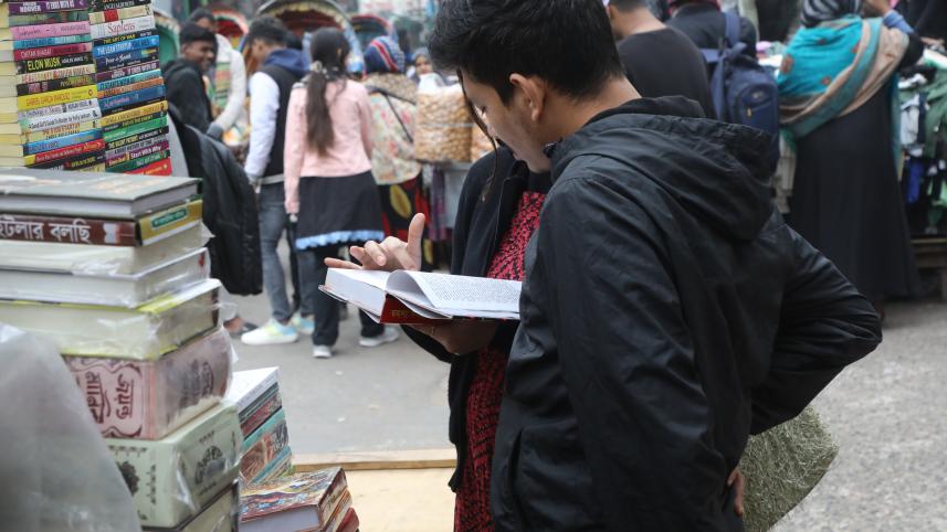 My Dhaka -- nilkhet_be39.jpg