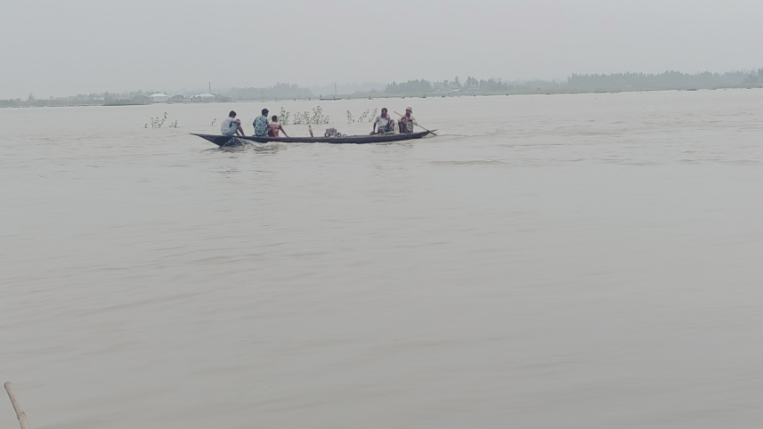 Brahmaputra Teesta water levels rising rivershoal people concern.jpg