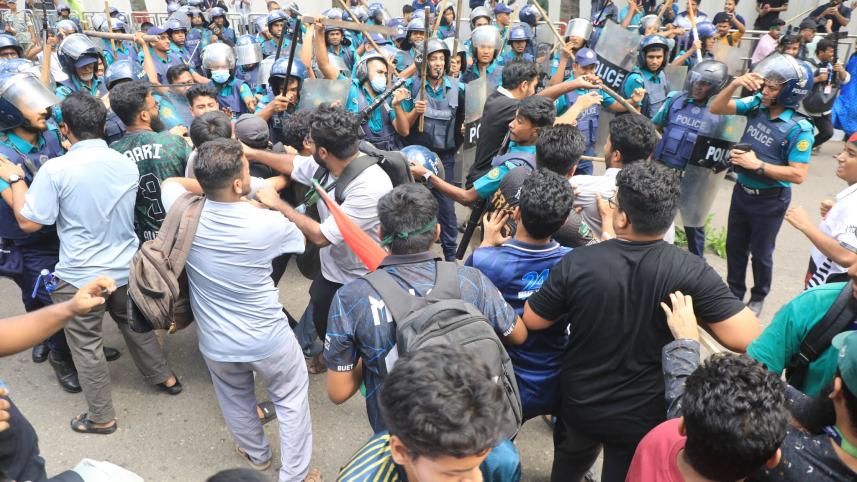 BUET-PROTEST-POLICE-ATTACK-STUDENTS