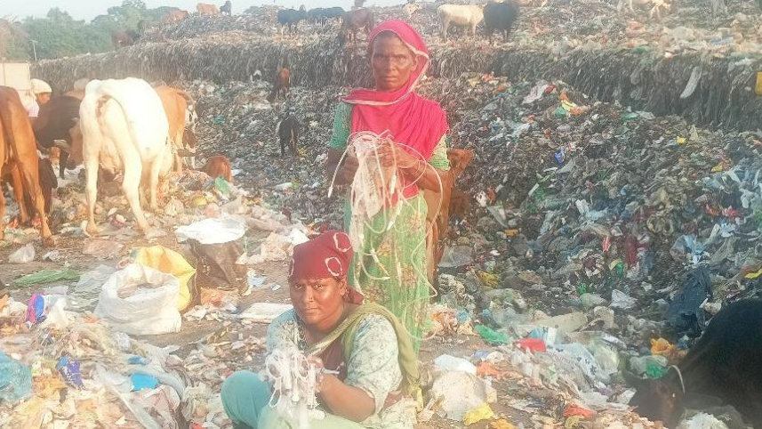 trash collectors on Msingh_0ff5.jpg