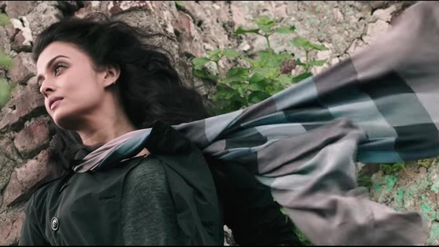 Aishwarya Jazbaa Song