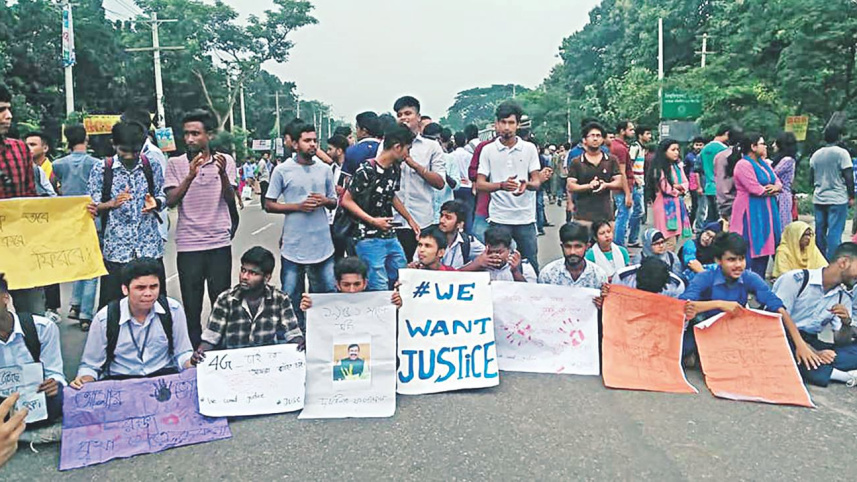 bangladeshi_teens_bring_the_entire_traffic_system_to_its_knees_demanding_safer_roads.jpg
