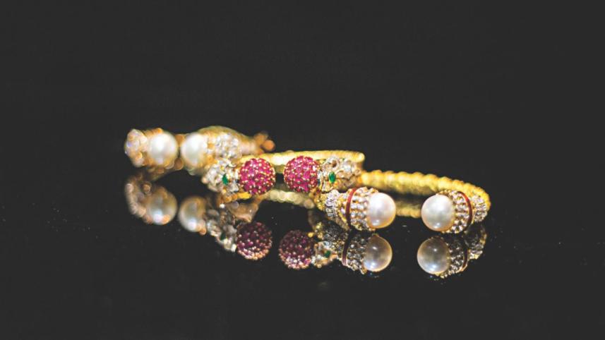 Bangles – an indispensable ornament for Bangladeshi women