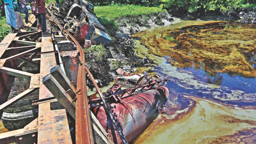 ctg oil spill 3.jpg