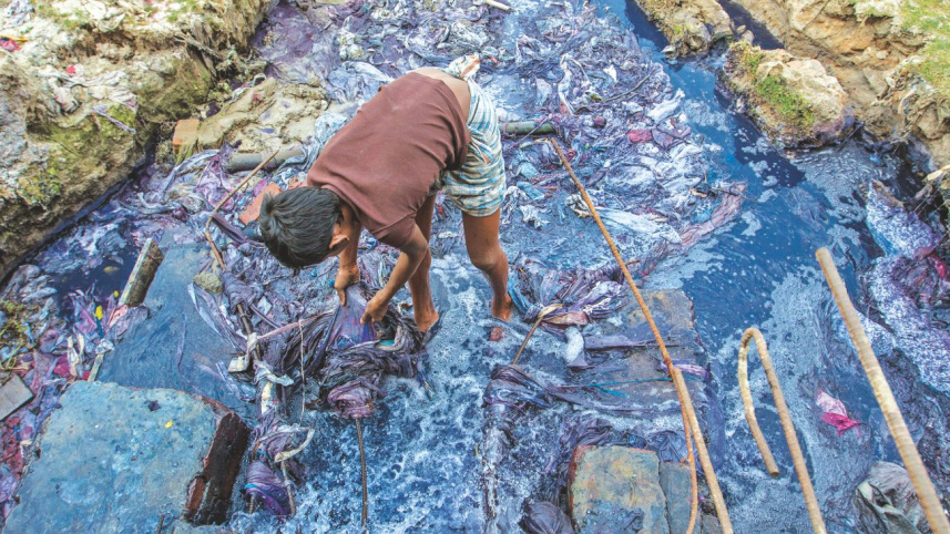 dark_flows_the_river_turag