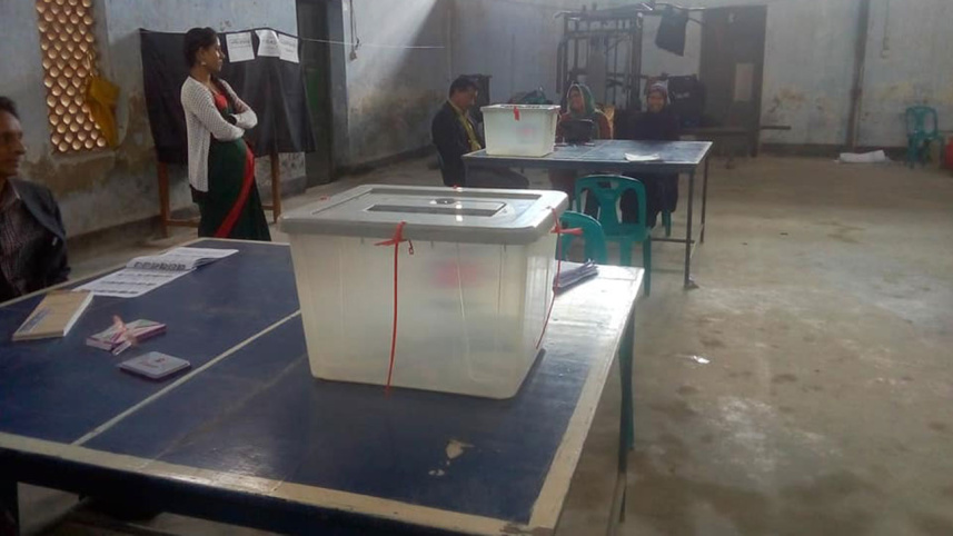 empty-polling-centre-rashedwb.jpg