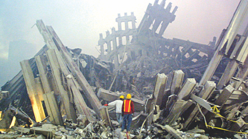 Family members embrace 3.jpg