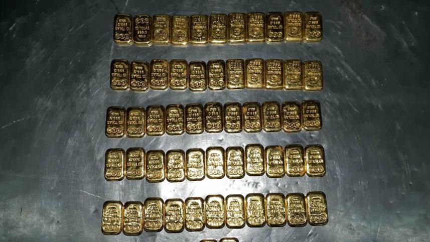 glod smuggler arrested in Dhaka Airport