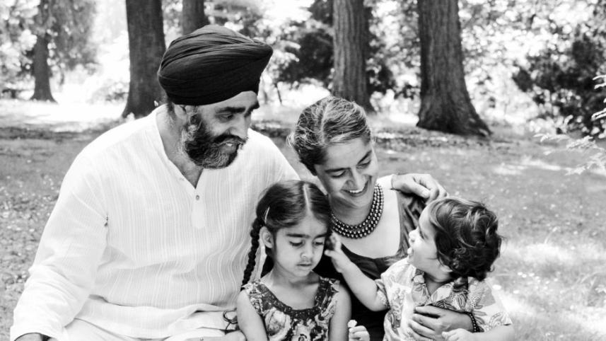 harjit-sajjan-and-family.jpg