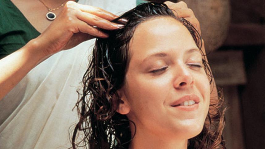 hot oil massage new.jpg