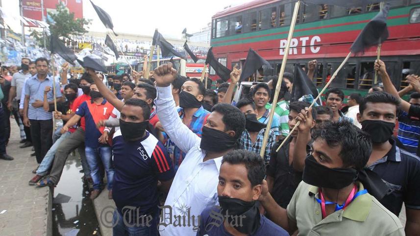 Khaleda motorcade-Emran Hossain3.JPG