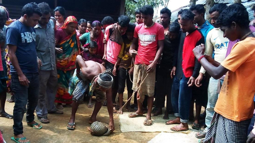 moulvbazar_locals_tied_critical_endangered_pangolin_photo_8.jpg