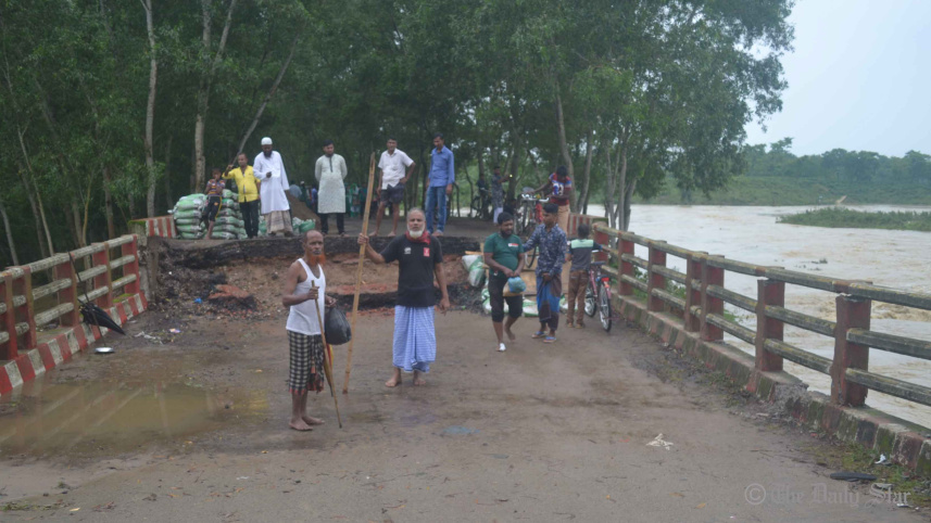 moulvibazar-bridge-collapsed-photos-1.jpg