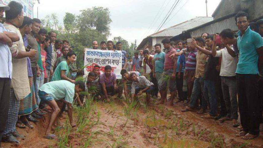 School kids walk 2.jpg