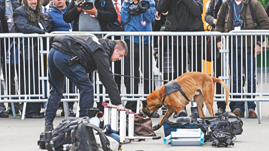 security paris.jpg