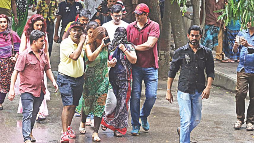 Terrified Gulshan 9.jpg