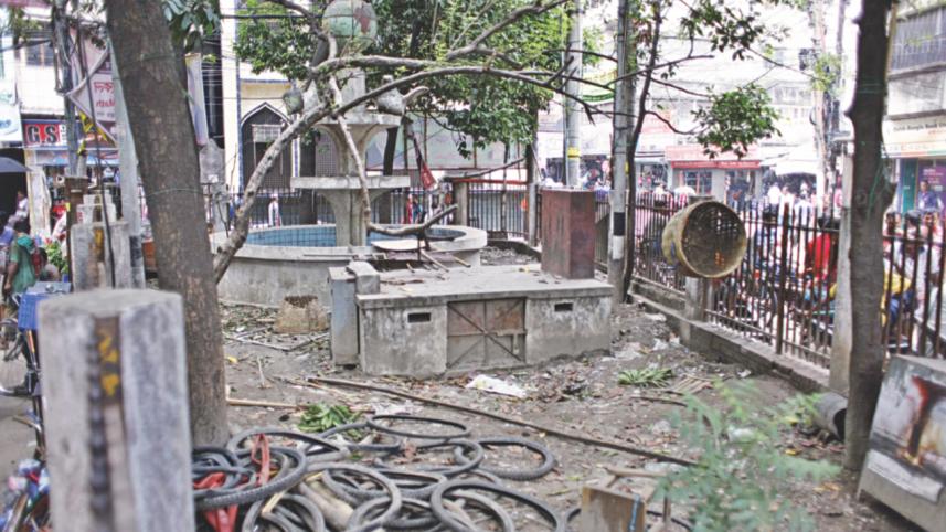 triangular Bangshal Park1.jpg