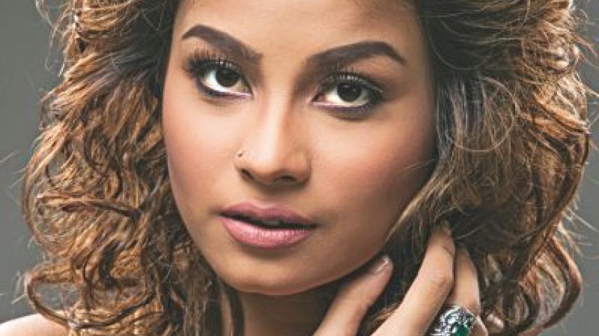 TINGE OF PRECIOUS GOLD 