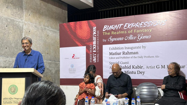 ‘Burnt Expressions’ opens doors to fantasy at Safiuddin Shilpalay