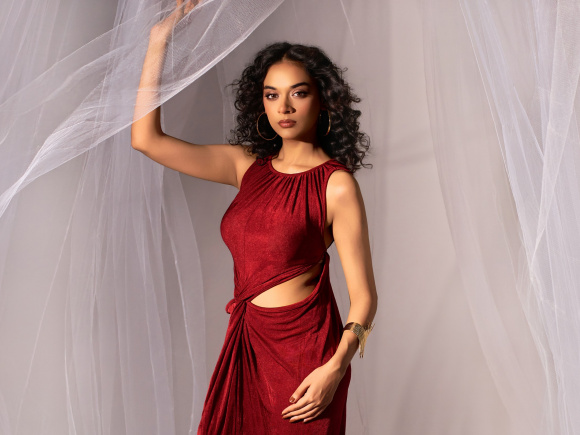 Turn heads this summer with bold party outfit choices