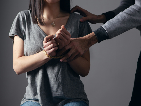 Silence around domestic violence hurts the next generation deeply         sasun-bughdaryan-5dfjavb5twk-unsplash.jpg