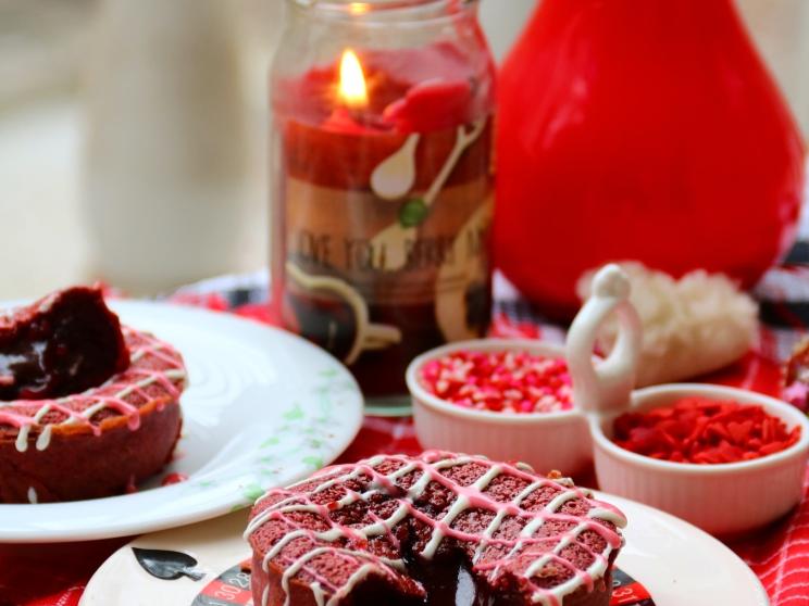 red_velvet_lava_cake  Tired of buying dessert? 3 delicious red velvet recipes to make at home!   