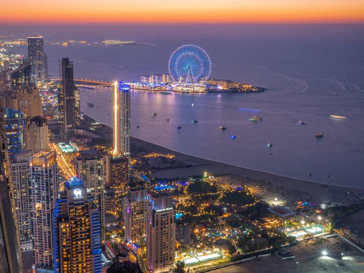 Enjoy Dubai on a budget without missing the magic           lloyd-alozie-xbejhly3oqm-unsplash.jpg