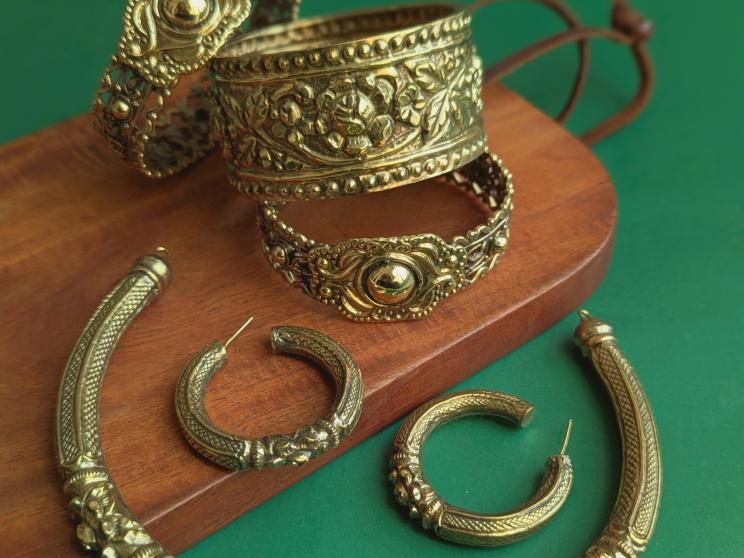 Why women still choose gold and golden colour over everything else