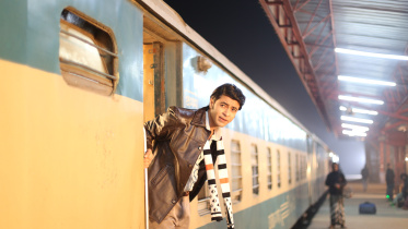 Sariful Razz in 'Bonolota Express' 