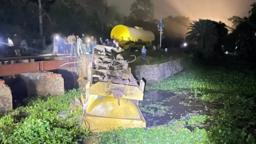 Habiganj fuel train derailed 1.png