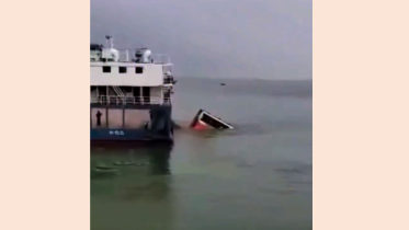 Bus drowns in Padma.png