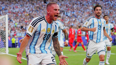 2026-07-12T012254Z_228439697_UP1EM7C03FOKQ_RTRMADP_3_SOCCER-WORLDCUP-ARG-SWI.JPG