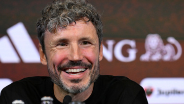 AFP__20260807__C4778HU__v1__MidRes__FblBelPresserCoachVanBommel.jpg