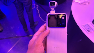 Honor robot phone.jpeg