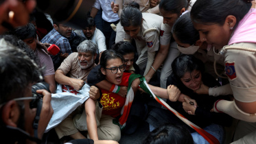 india-protest-election-commissioner.jpg
