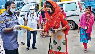 worker-hand wash.jpg