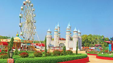 Magic-Paradise-Park.jpg