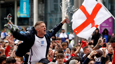 England Fans.jpg